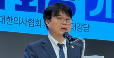 계속되는 임현택 회장 변호사비 유용 논란…대의원회 예의주시