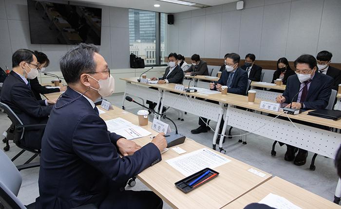 복지부, 제약업계와 감기약 공급 확대 논의… 약가인상 적극 추진