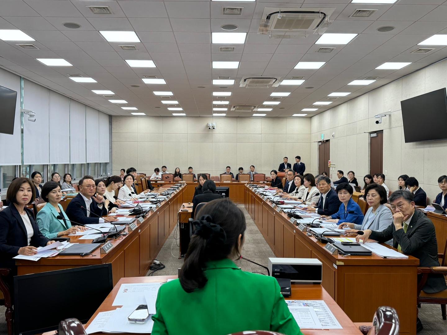 여야, 간호법 밤샘심사 예고…8월 통과 급물살